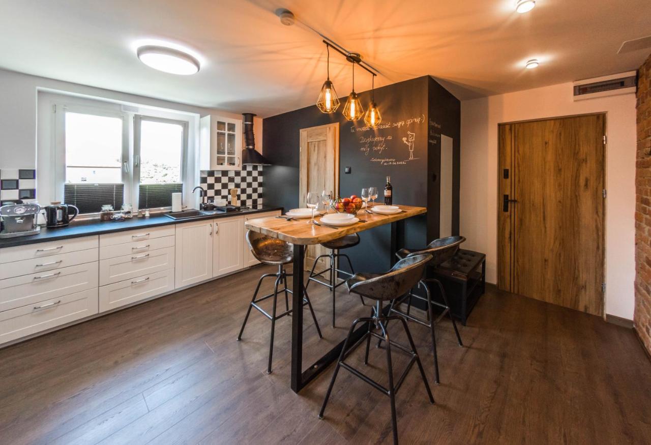 Apartament Wita Stwosza Jelenia Gora Exterior photo