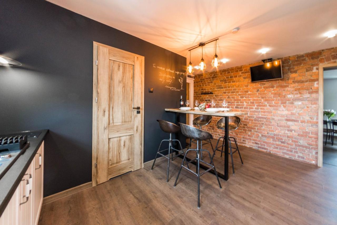 Apartament Wita Stwosza Jelenia Gora Exterior photo